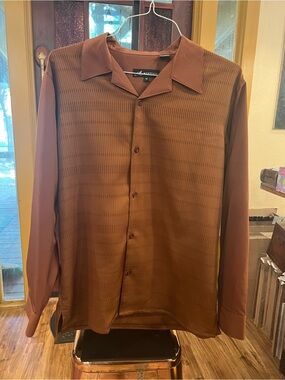 Montique Men's Brown Textured Long-Sleeve Button-Up Shirt